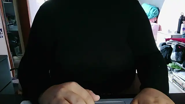 Snapshot of nicolebiancardi5 chatting on May 15, 2026, 2:35 pm nicolebiancardi5 online show from May 15, 2026, 2:35 pm