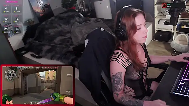 Horny Makima online show from October 3, 2025, 9:06 am