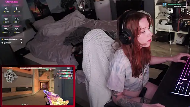 Horny Makima online show from October 25, 2025, 10:45 am