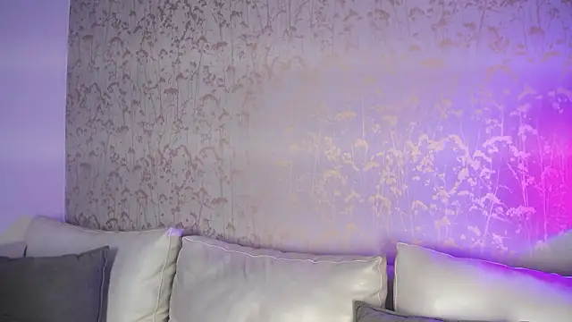 Robbin Blaze online show from February 4, 2026, 3:23 am