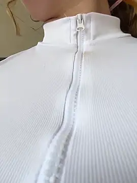 Baby  Otaku online show from April 18, 2026, 7:58 pm