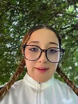 Baby  Otaku online show from April 23, 2026, 6:32 pm