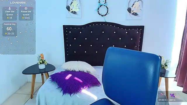 Ariana F W online show from September 11, 2025, 1:44 pm