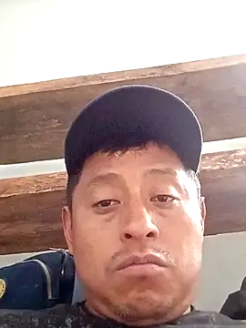 luuiss12 online show from September 12, 2025, 9:59 pm