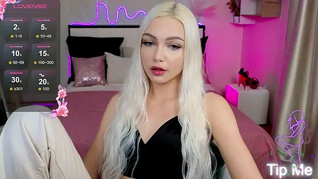 LinaLirian online show from September 26, 2025, 2:10 pm