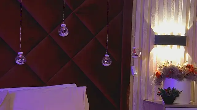 Snapshot of StacyHarland chatting on December 16, 2025, 4:39 am StacyHarland online show from December 16, 2025, 4:39 am