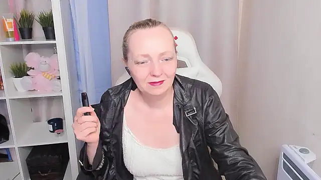 Karen Villis online show from February 23, 2026, 10:01 am