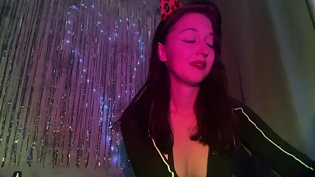 YourTemptation  online show from December 21, 2025, 10:11 am