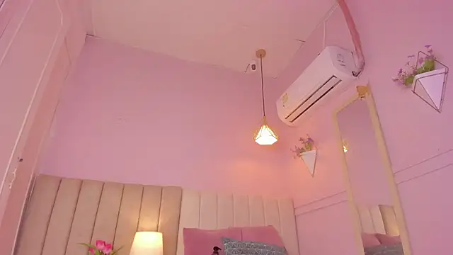  lucia 18 online show from November 5, 2025, 6:30 pm