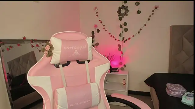 Paprika  online show from November 23, 2025, 6:19 pm