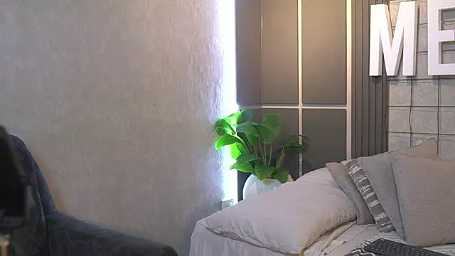 Snapshot of Susan_wall chatting on April 30, 2026, 1:06 pm Susan wall online show from April 30, 2026, 1:06 pm