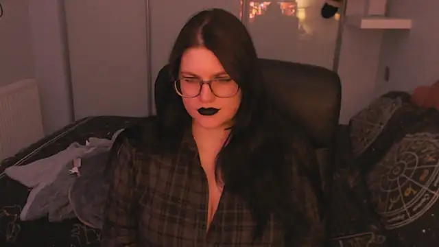 GothSuccubusBabe online show from March 25, 2026, 9:10 pm