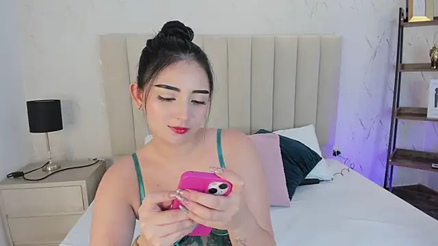 Snapshot of LilithHarperr_ chatting on May 29, 2026, 4:54 am LilithHarperr online show from May 29, 2026, 4:54 am