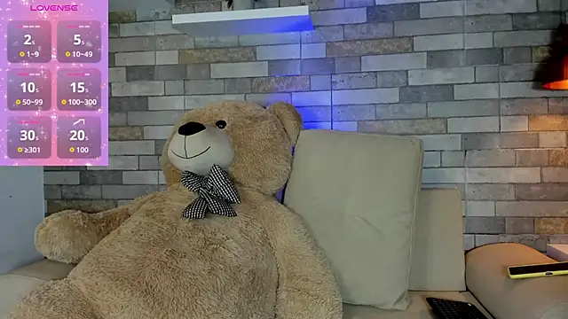 DixyPalmer online show from November 6, 2025, 7:37 pm