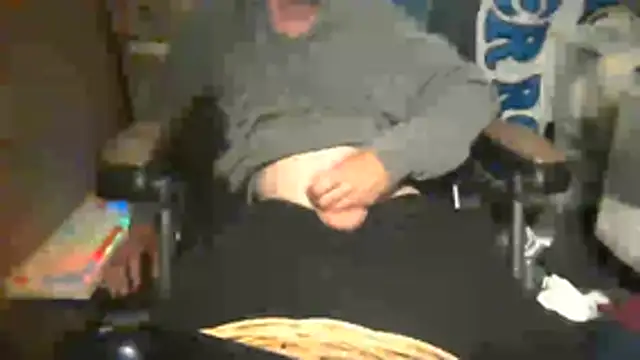Snapshot of Lovyourpuss chatting on June 14, 2026, 8:33 pm Lovyourpuss online show from June 14, 2026, 8:33 pm
