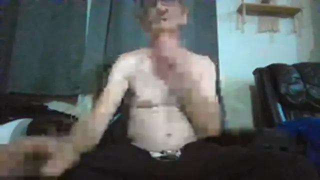 Snapshot of Lovyourpuss chatting on August 6, 2026, 9:33 am Lovyourpuss online show from August 6, 2026, 9:33 am