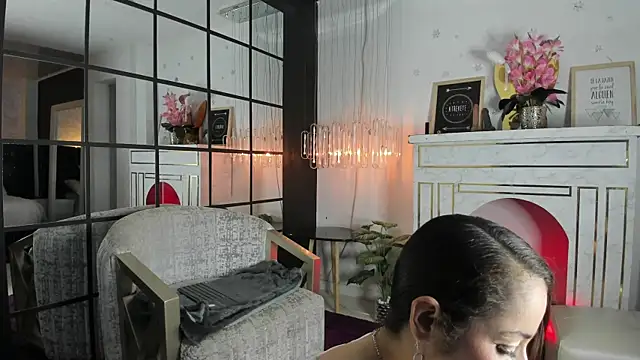 floraginette online show from January 13, 2026, 11:10 pm