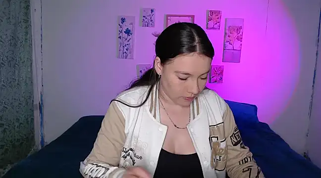 mariaana  222 online show from March 23, 2025, 4:16 am