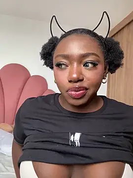 alissradiante1 online show from October 5, 2025, 9:56 pm