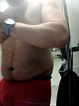 Snapshot of CloudyMuscleBeefy chatting on November 12, 2025, 1:11 pm CloudyMuscleBeefy online show from November 12, 2025, 1:11 pm