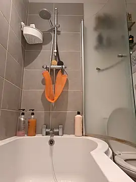 Snapshot of CloudyMuscleBeefy chatting on December 19, 2025, 2:35 pm CloudyMuscleBeefy online show from December 19, 2025, 2:35 pm