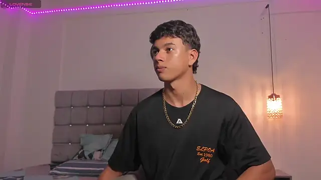 Santy Stump online show from November 1, 2025, 9:28 pm