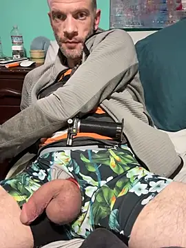 Tentoes4bros online show from March 8, 2026, 1:59 pm