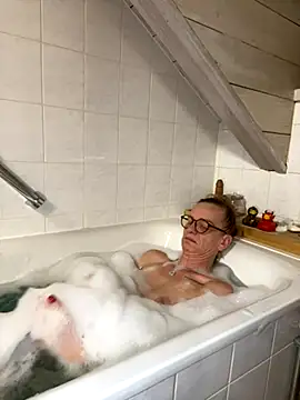 LucyLingerie78 online show from November 10, 2025, 7:46 pm