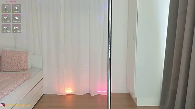 SabrinaRosed online show from September 15, 2025, 9:42 am