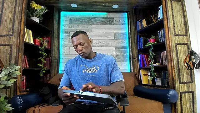 MarcusBlack  online show from April 24, 2026, 2:30 pm