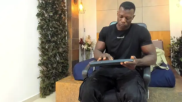 Snapshot of MarcusBlack_ chatting on May 25, 2026, 11:38 am MarcusBlack online show from May 25, 2026, 11:38 am