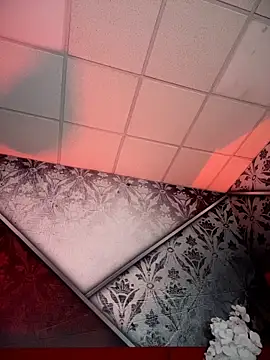 SweetCheeksXXX online show from April 21, 2026, 2:51 am