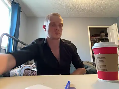 lustylyndon online show from March 22, 2025, 10:37 pm