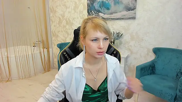 LindaSandy 1 online show from October 6, 2025, 6:00 am