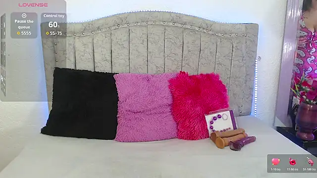 jazminslut online show from November 4, 2025, 1:16 am