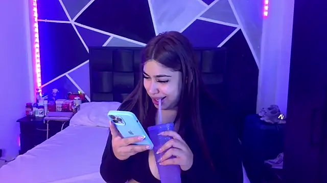 jazminslut online show from March 21, 2026, 5:45 am