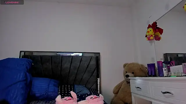 tifanny turner online show from December 3, 2025, 1:20 pm