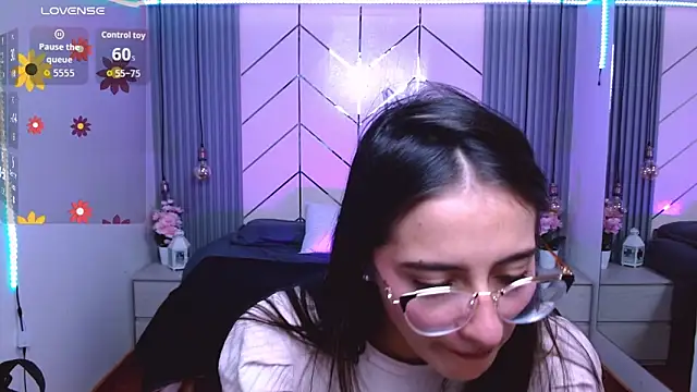 alesiamoore online show from March 4, 2026, 3:40 pm