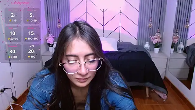 alesiamoore online show from March 31, 2026, 2:28 pm