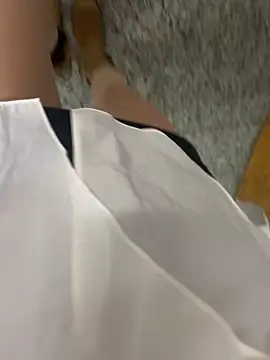 xiaoyuan01 online show from October 29, 2025, 6:59 am