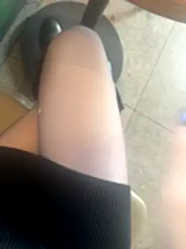 xiaoyuan01 online show from December 15, 2025, 2:05 am