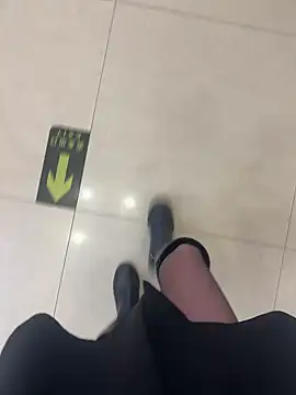 xiaoyuan01 online show from April 21, 2026, 4:08 am