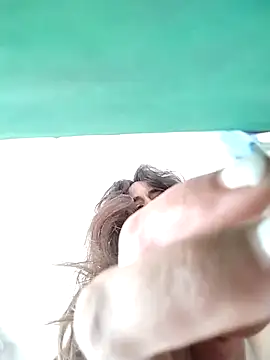 agustinalatina online show from April 9, 2026, 9:04 am