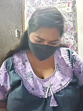 Liyaa 24 online show from March 23, 2026, 4:44 pm