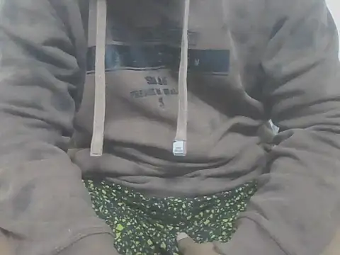 Snapshot of Matt6102 chatting on November 17, 2025, 6:14 pm Matt6102 online show from November 17, 2025, 6:14 pm