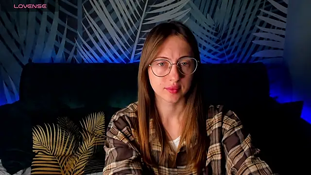 ChristyCrayme online show from October 1, 2025, 10:05 pm