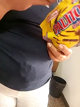 andrea sweet8 online show from December 1, 2025, 4:23 pm