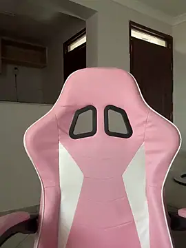 Lil-shawrie online show from October 3, 2025, 8:22 am