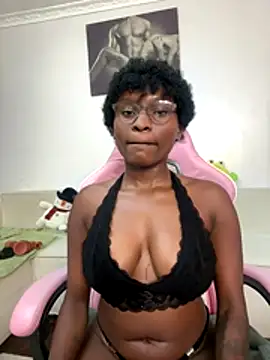 Lil-shawrie online show from December 3, 2025, 12:07 am