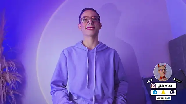 liiamluna  online show from September 23, 2025, 9:45 am